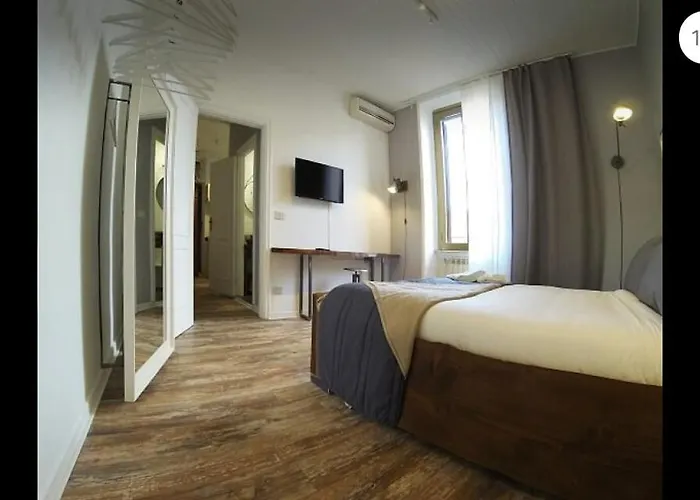 Natale Del Grande 21 Stylish Apartment